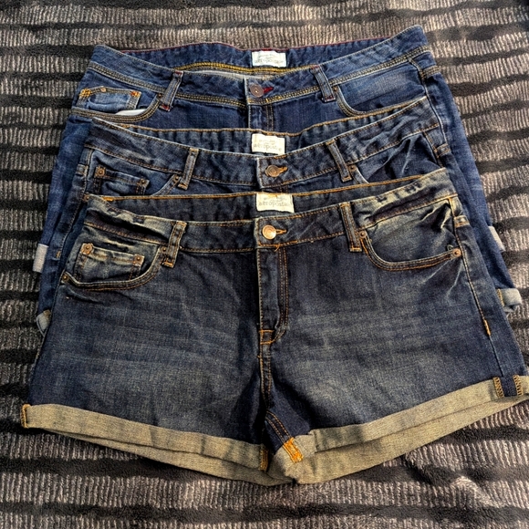 3 Pairs Aeropostale Shorts SZ13/14 - Picture 1 of 11
